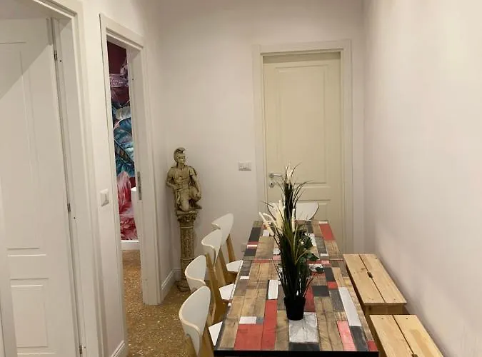Raffaello's Place Apartment *