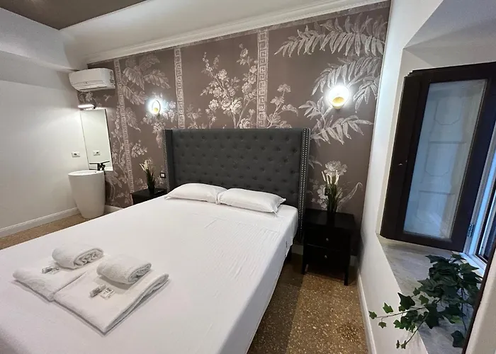 Raffaello's Place Apartment *